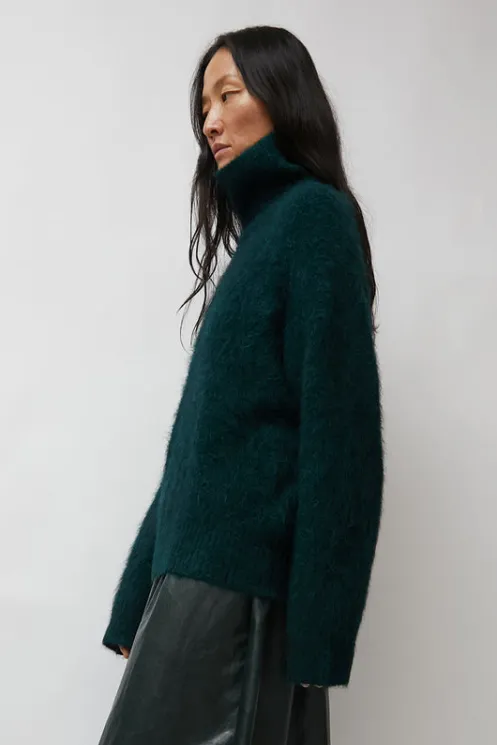 No.6 Store Holiday Gift Guide | Collections | Miles Sweater in Forest